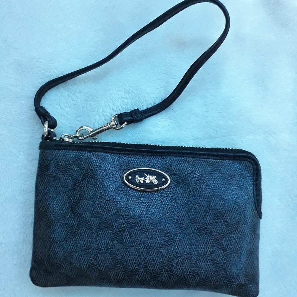 Coach wristled handbag